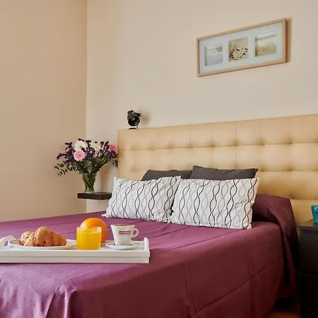 Aparthotel Encasa Madrid Exterior photo